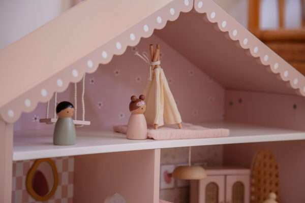 CASA DE MUÑECAS ROSA CON MUEBLES - Imagen 9