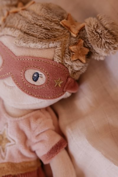 ROSA SUPERHEROÍNA MUÑECA BLANDITA 35CM - Imagen 5