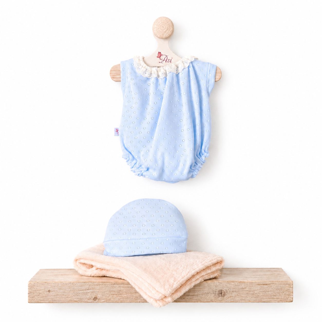 BODY PABLO GORRO PUNTO AZUL Y MANTA BEIGE